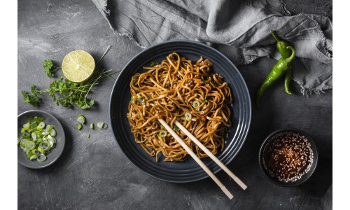 Удон і wok локшина — в чому різниця